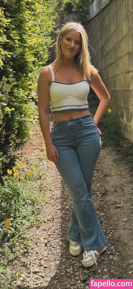 Issy Anderson exclusive actress gallery