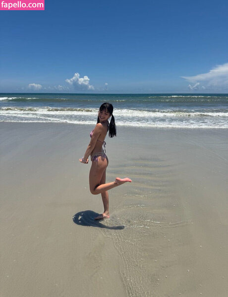 girlfriend onlyfans beautiful photo