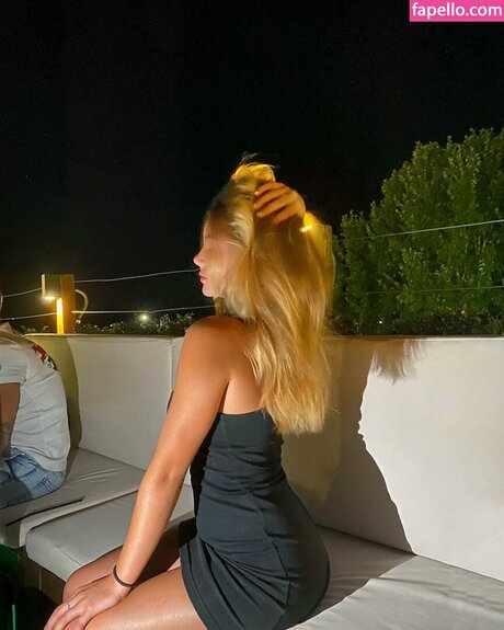 lara sofia top profile image