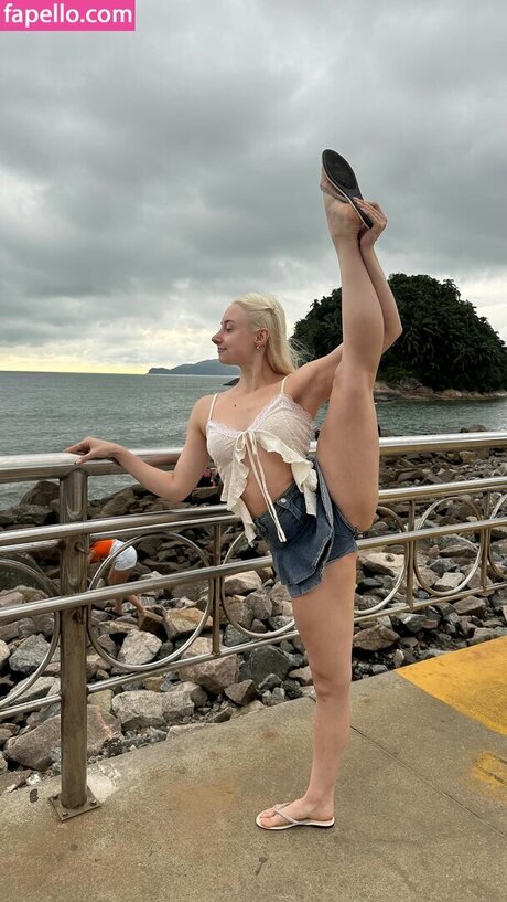 Renata Schneider sexy actress picture