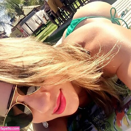 Bethe Correia top profile image