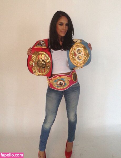 Amanda Serrano pretty model pictures