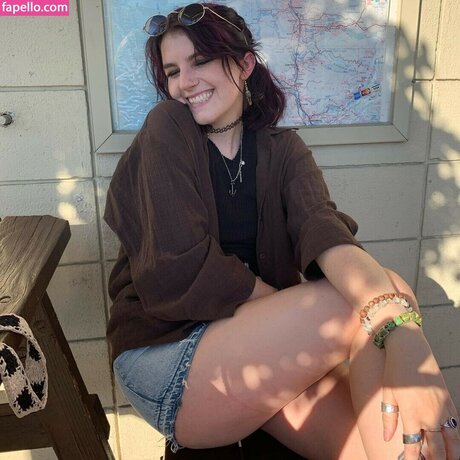 Msvioletvixxen naked model archive