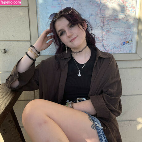Msvioletvixxen naked model galleries