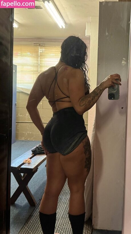 Kingandrea model adult picture