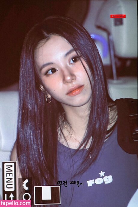 Chaeyoung model sexy img