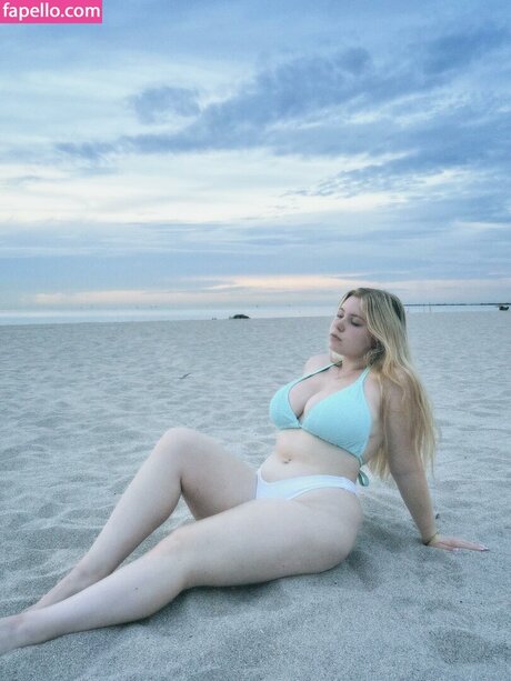 Sadie Stone star beautiful pic