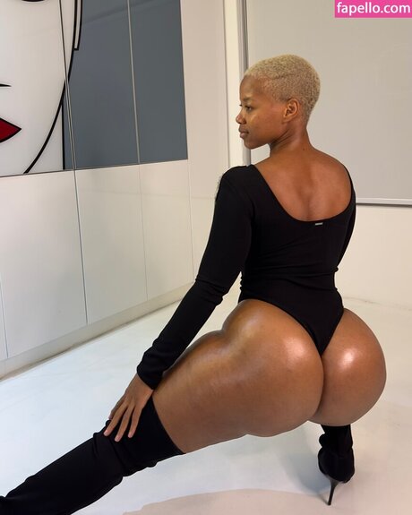 Faustina Thobakgale erotic pornstar image