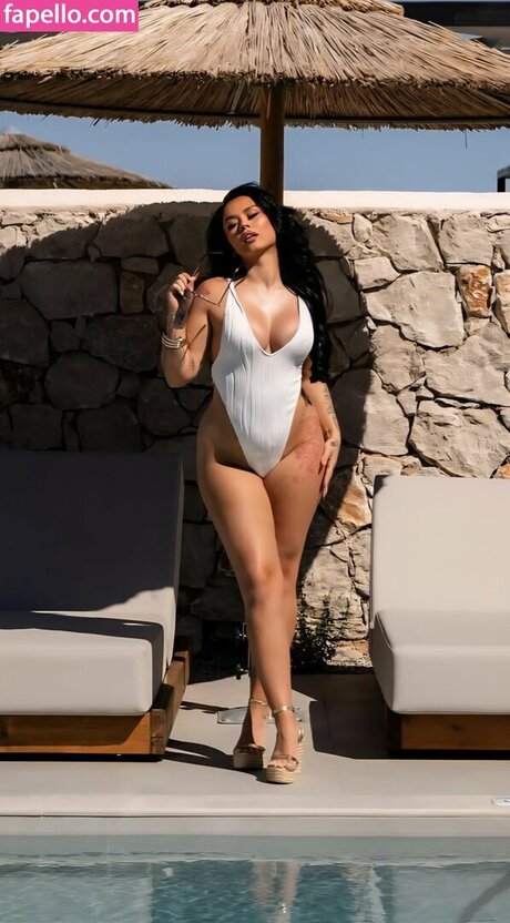 Elley Davies hd pornstar photo