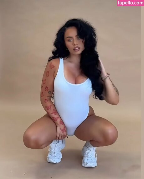 Elley Davies pornstar gallery