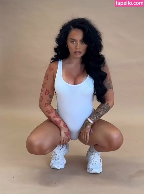 Elley Davies pornographic star img