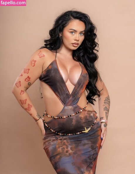 Elley Davies pretty model gallery