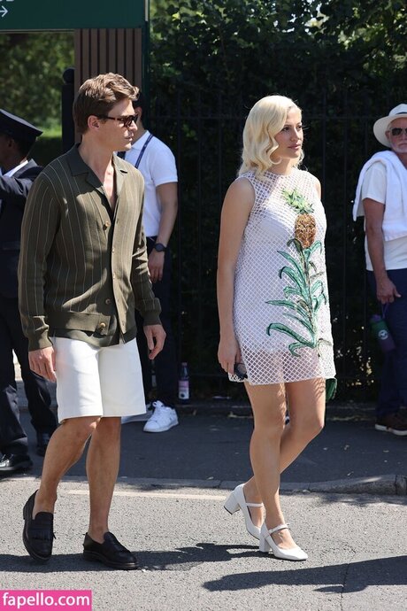 Pixie Lott profile image