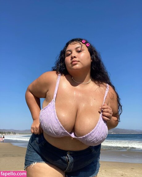 Carmen Ramos star beautiful pictures