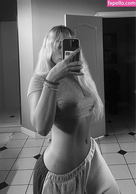 TaylorAnderson101 art actress gallery