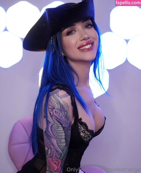 LizzieLestrange pretty actress pics