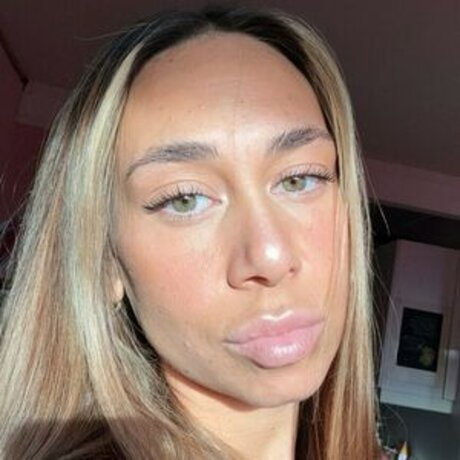 Sarah Aanes Turkmen high quality pornstar img