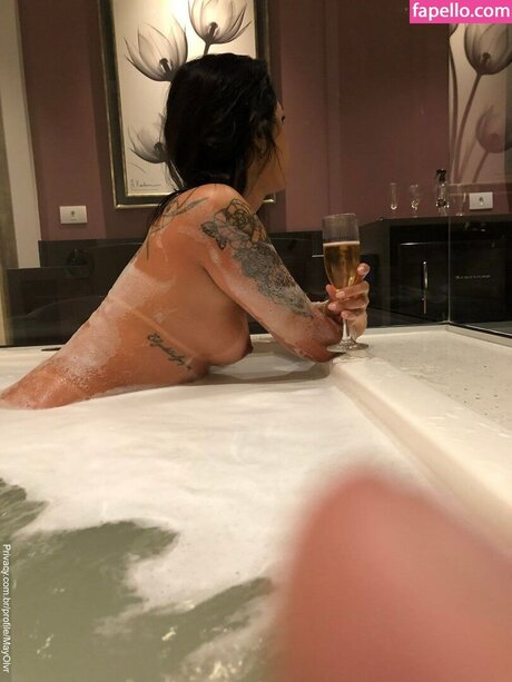 feeroliver star adult photo