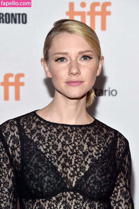 Valorie Curry sex pornstar image