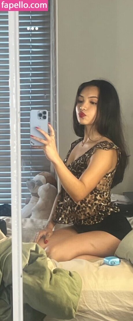 Angierzzz naked actress picture