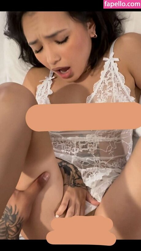 Angierzzz model hot photo