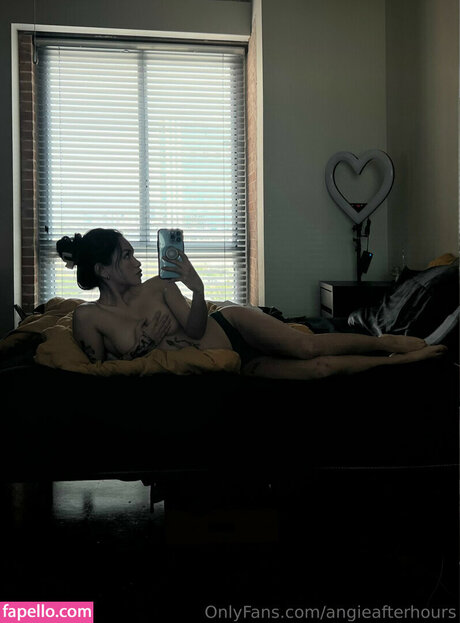 Angierzzz naked actress photos