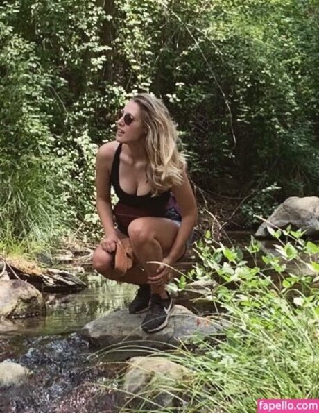 Lisa Gilroy pretty model pics