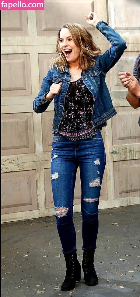 Bridgit Mendler pornstar erotic galleries