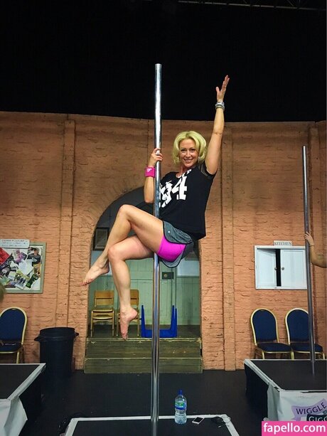 Faye Tozer best star pic