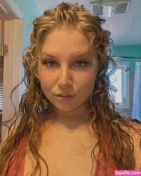 Ivy Andrews star beautiful pic