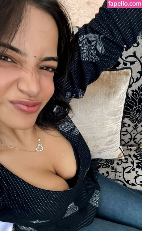 Muskan Karia model top pics