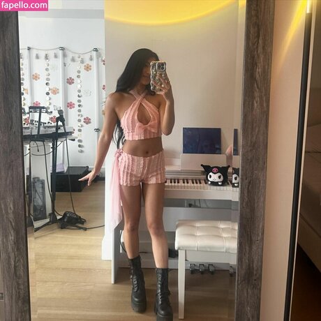 julienneby model naked pics