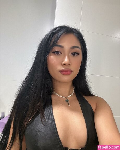 thigh onlyfans erotic image