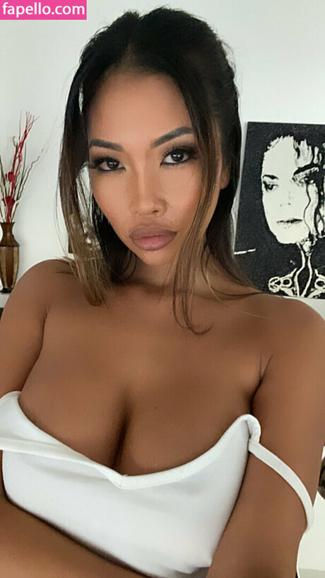 Miss Ria Santos model hd pictures
