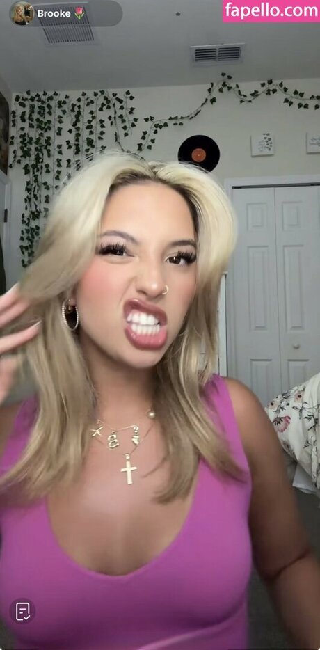 Cloud ASMR high quality actress photos