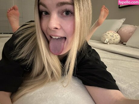Andrea Elizabeth XO sex actress img