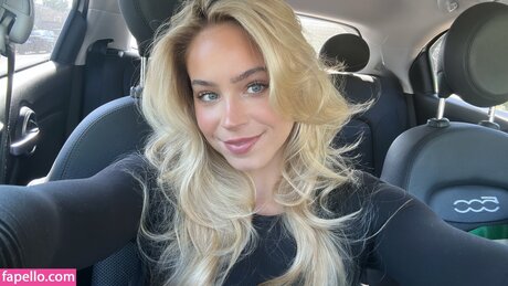 Alexa Blair Robertson model sex pic