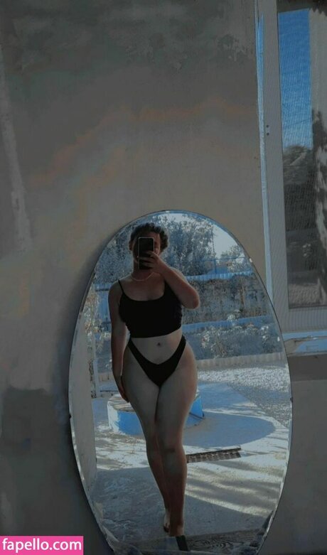 Evvoxi star sexy photo
