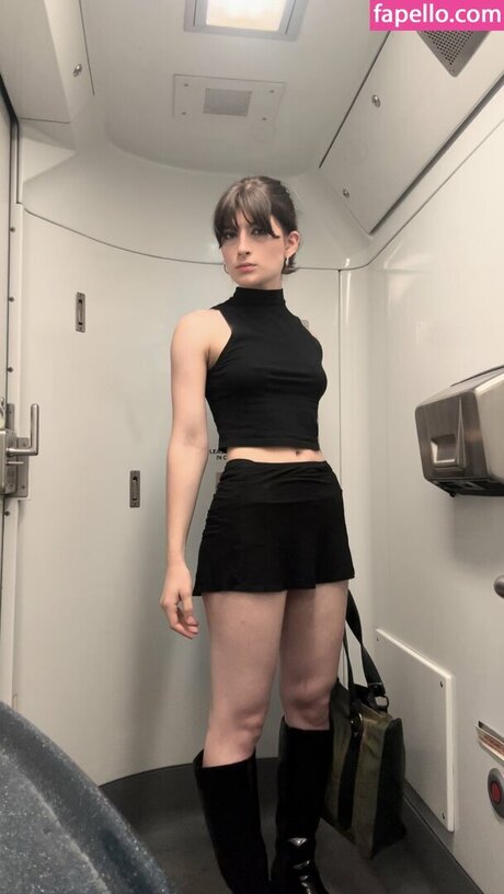 Squirtstain exclusive actress pics