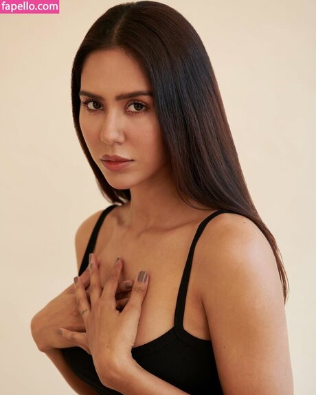 Sonam Bajwa pornstar hd picture