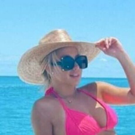 Savannah Chrisley pornstar hot img