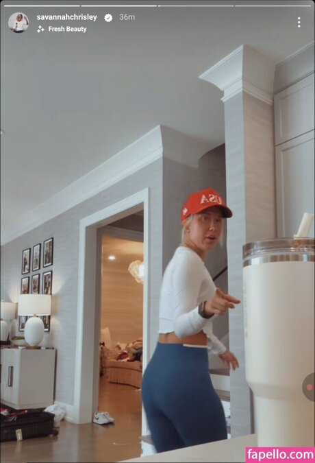 Savannah Chrisley top star photo