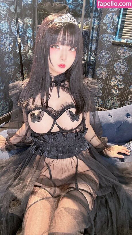 Nagomitei nudes model image