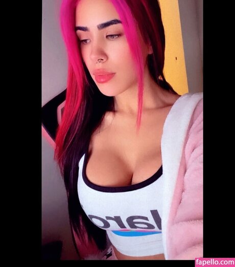 Kaah Muniz hot model images