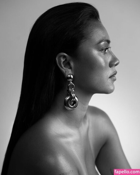 Luciane Buchanan hot star photo