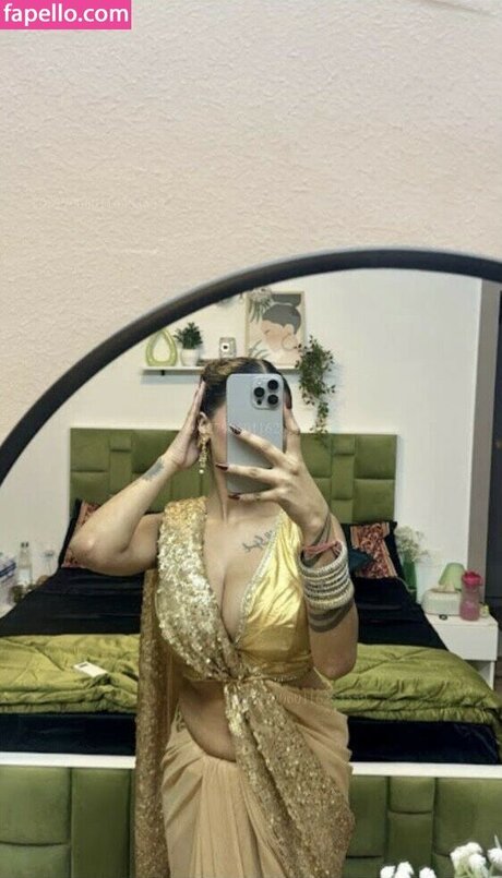 Shambhavi Singh model naked img