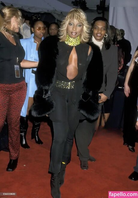 Mary J Blige exclusive pornstar photos
