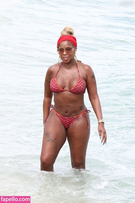 Mary J Blige pornstar nude gallery