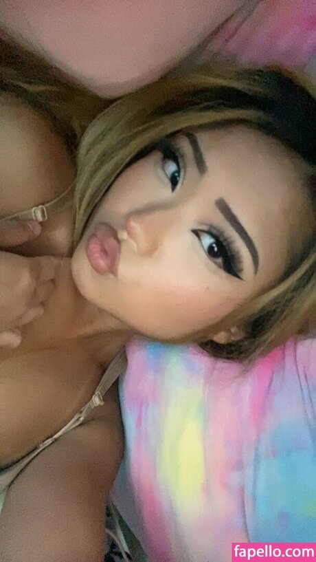 Miley Vang pretty star pic