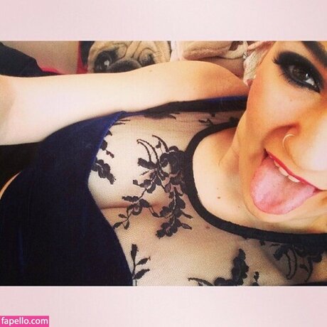 Zoe O Neill exclusive model images
